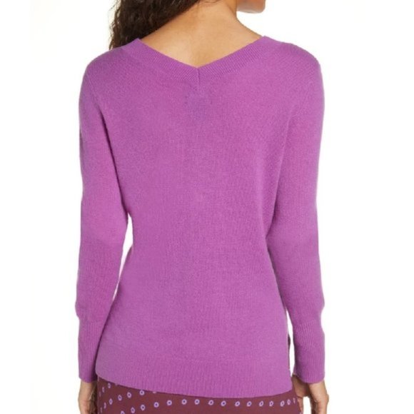 Halogen V-Neck Cashmere Sweater - Picture 2 of 8
